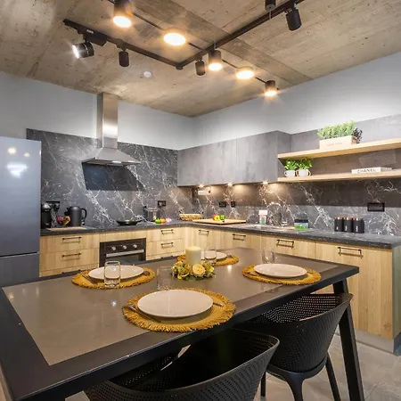 B8 Luxury Palm - Happy Apartment St. Paul's Bay